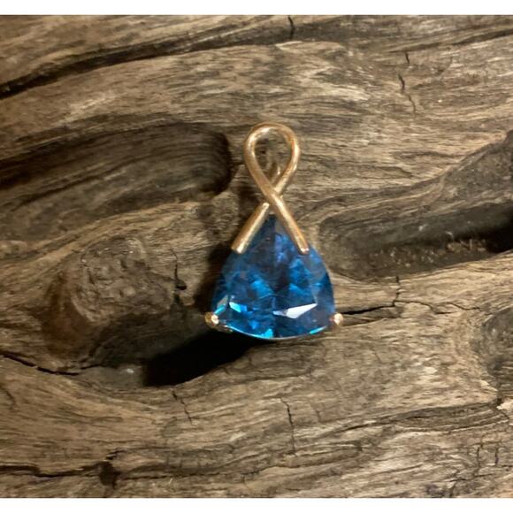 14K Gold Trillion Cut Blue Topaz Pendant - Picture 2 of 6